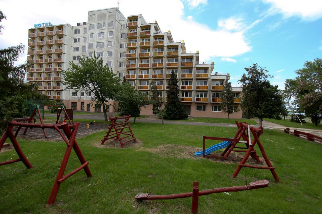 Aranypart Hotel Шіофок Екстер'єр фото