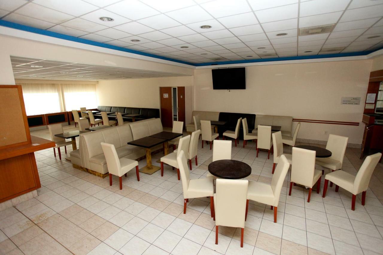 Aranypart Hotel Шіофок Екстер'єр фото
