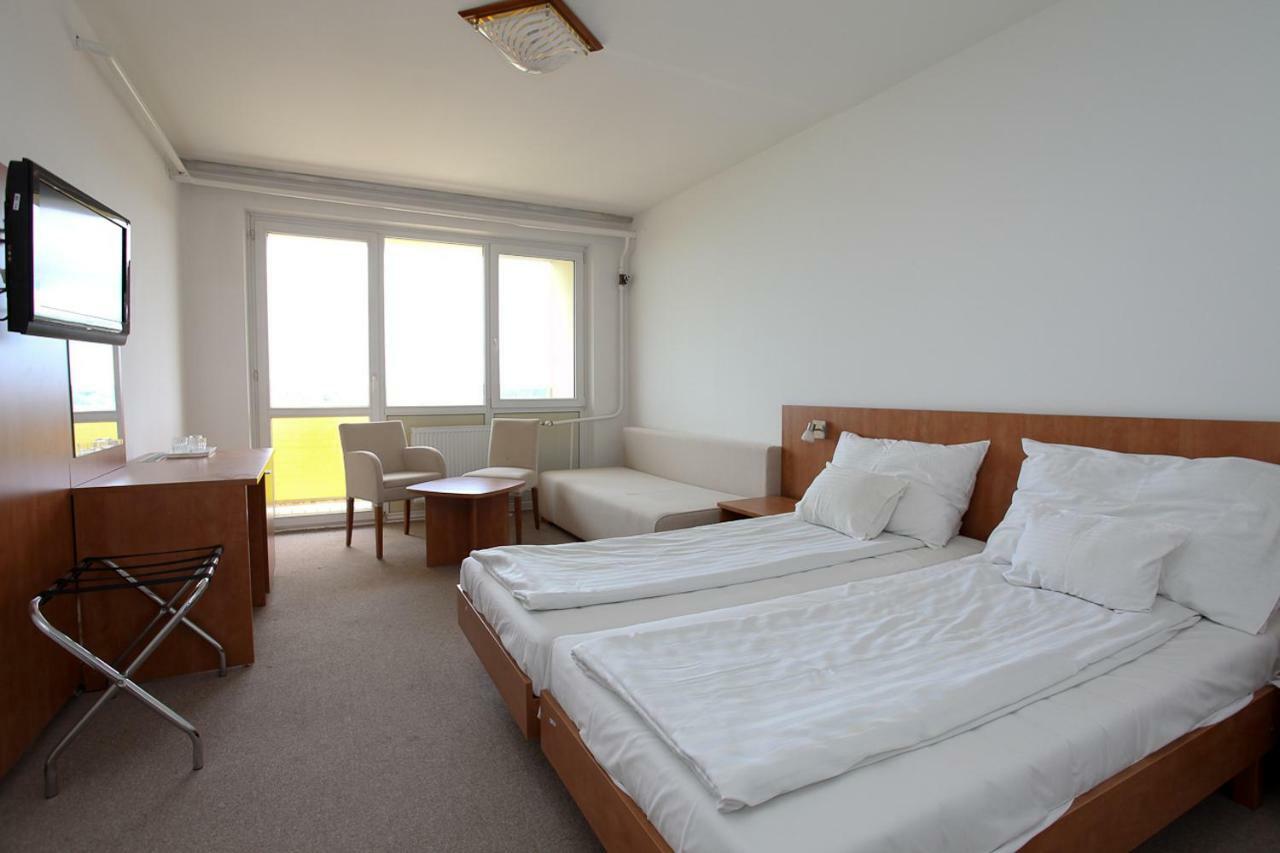 Aranypart Hotel Шіофок Екстер'єр фото