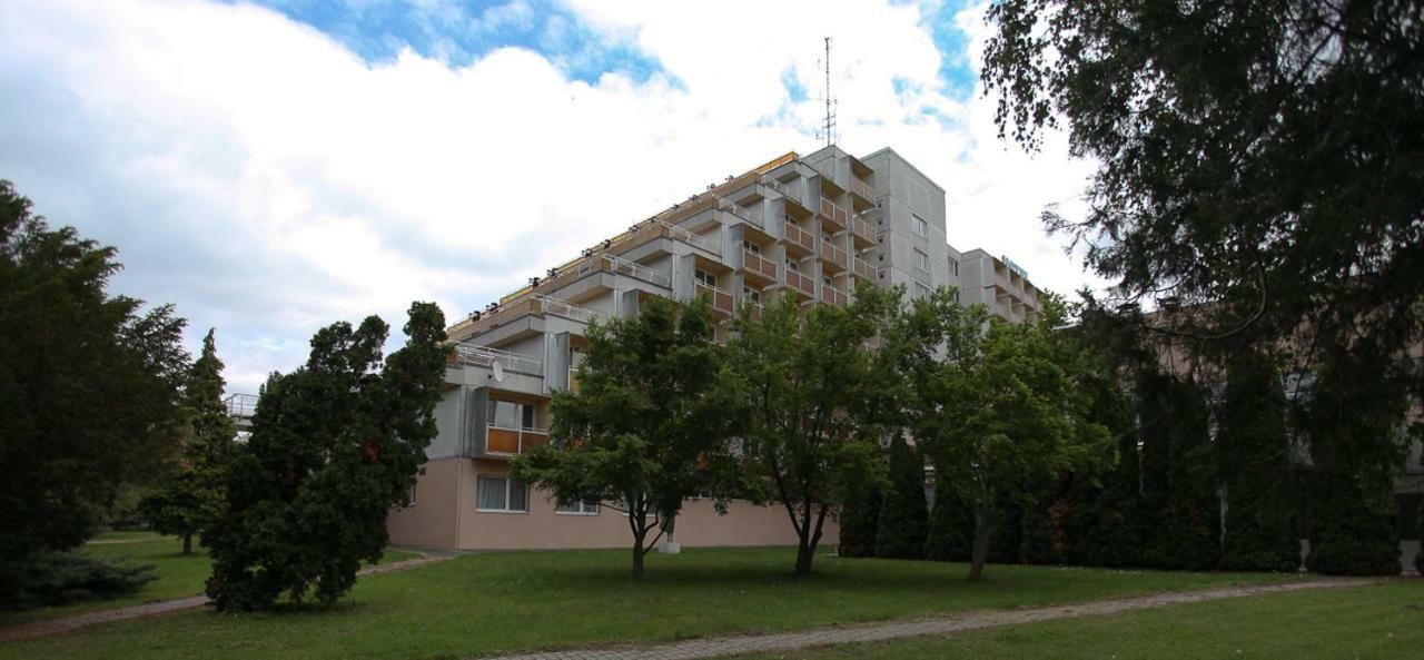 Aranypart Hotel Шіофок Екстер'єр фото