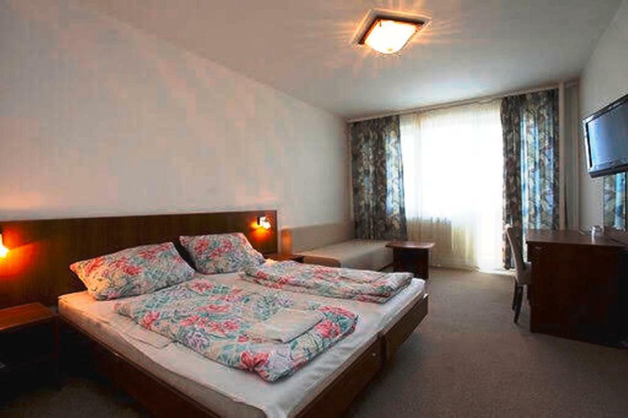 Aranypart Hotel Шіофок Екстер'єр фото
